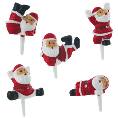 Pères-noël rouges : 144 pièces Différents modèles Assortiment aléatoire Sur pique en plastique Dimensions hors pique : H.3,5 cm Matière : plastique Couleur : rouge, blanc, noir Référence : 3016 Décors pâtissiers Thème : Fêtes de fin d'année - Mondo Déco entreprise française